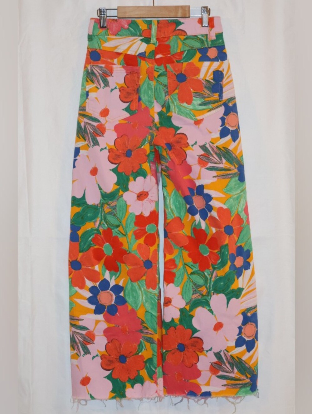 Gianni Bini Multicolored Floral Print Wide-Leg Jeans. - Picture 4 of 8
